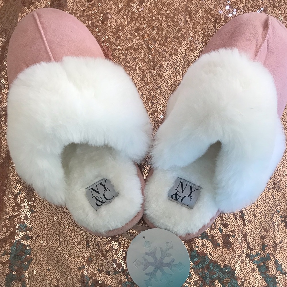 NY&Co Pink Furry Slippers BRAND NEW NWT SzL
